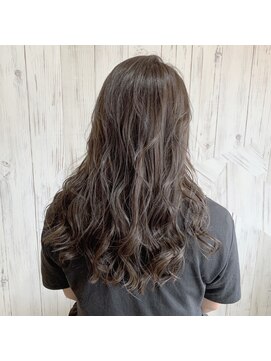 ヘブンリー(heavenly) 【heavenly】 20代30代40代◎小顔 ネオウルフ外ハネアッシュ