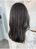 透けるグレージュ