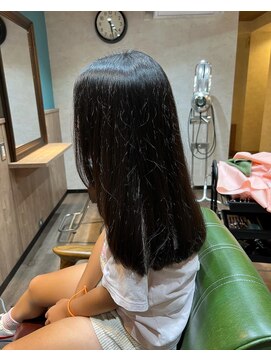 フィッシュボーン(Fish Bone) キッズカット ロング グラデーションカット