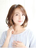 大人可愛いナチュラルウェーブ・パールミルクティ