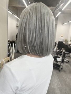 バレ(BALE) シルバーカラー/ホワイトカラー/ハイトーン/ブリーチ/草津/滋賀