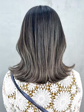 アイティーバイアルバム 下北沢店(IT by ALBUM) グレージュカラーくびレイヤーグレーベージュ_ba465292