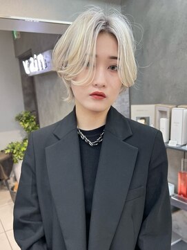 ヴェイン 渋谷(vain) くびレイヤー グレージュ クールショート デザインカラー