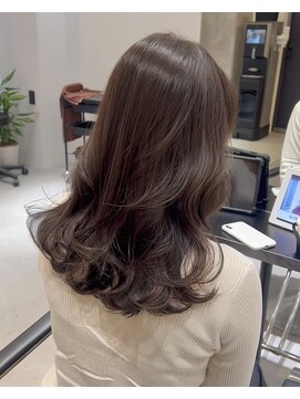 リス バイ ソヨン(Lis by SOYON) 黒髪/グレーベージュ/レイヤーロング/前髪パーマ/髪質改善