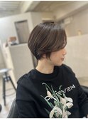 大人ショートボブ×くすみベージュハイライト
