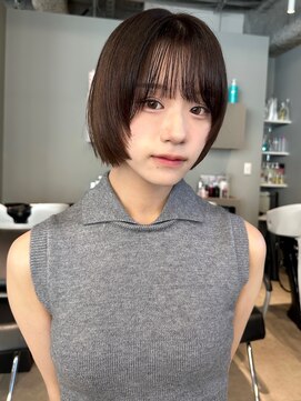 トリッカ シブヤ(TRICCA SHIBUYA) ショートボブ/ナチュラル/顔まわりレイヤー/ツヤ感ストレート