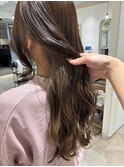 2025冬に人気のヘーゼルベージュインナーカラー