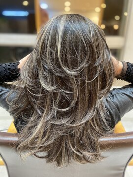 ビューテ(BIEUTE) バタフライレイヤー×ハイライト