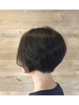 ジアザー(the other) ナチュラルショートボブ