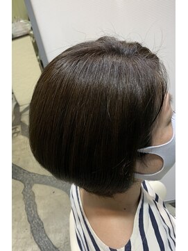 スタジオドーム(studio DOmE) グラデーションボブ/オリーブグリーン/寒色系カラー/艶感/40代