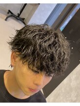 ＜ミニウルフ＞[新潟/メンズ/メンズパーマ/ツイストスパイラルパーマ/波巻きスパイラルパーマ/フェード]