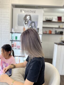 クラン ヘアーアンドスタジオ(CLAN hair & studio) シャドールーツ