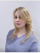 ピークアブー アヴェダ アトレ恵比寿(PEEK-A-BOO AVEDA) 外国人ミディアムレイヤー