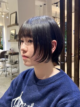 グラッド(GLAD.) ショートウルフカットナチュラルウルフ顔まわりレイヤーカット