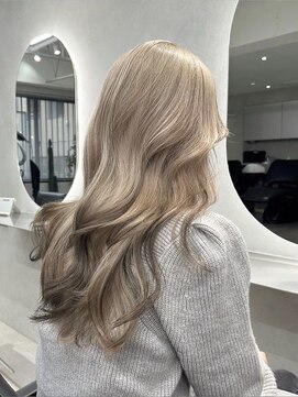 オニキス(ONYX) レイヤーカット裾カラーデザインカラーブロンドヘア【aya指名】