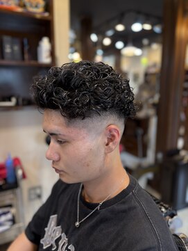 バーバー アカダマ オールバックパーマ