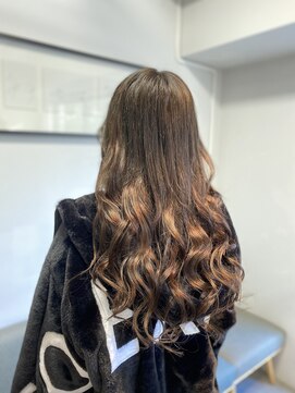 フツーロ 栄(FUTURO) プルエクステ