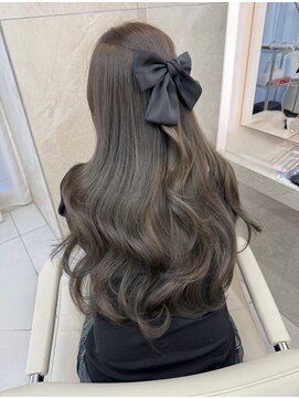 マウルルナ(MAEUL luna) 大人ガーリー似合わせミディアムレイヤー　ダークアッシュ