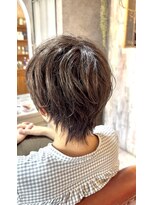 錦糸町 美容室 ラウンズ(Rounds)&nbsp;くせを活かしたショート×白髪染めを使わないカラー