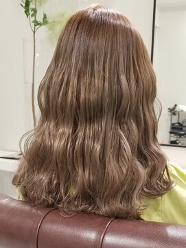 インビテーション(invitation) ワンランク上の透明感!ラベンダーベージュ