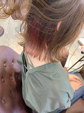 ヘアー アトリエ アンジー(Hair Atelier Angee) ピンクバイオレットのインナーカラー