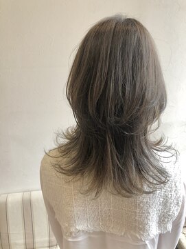 ペネロープ(Penelope) ［新宿］ウルフカット/レイヤー/ハイライト　担当　夕島