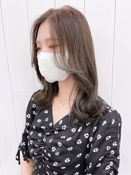 アイティーバイアルバム 藤沢店(IT by ALBUM) カーキベージュフェザーバング_くびれヘア_ba337902