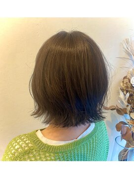 イソラヘアアトリエ(Isola hair atelier) 【Isola】外ハネ×切りっぱなしボブ