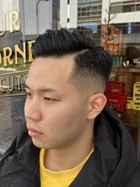 フォーコーナーズ(Four Corners)&nbsp;スキンフェード／サイドパート／バーバー