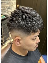 ミリオンバックス 御徒町店(Million Backs)&nbsp;緩パン/長めクロップ/フェード<理容室>[メンズ/眉毛/バーバー]