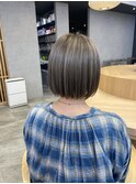 シルバーアッシュのシンプルボブ　　大関