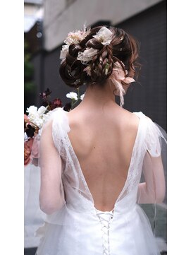 ミラ(Mila) ウェディングフォトセット＊艶感タイトアレンジ/生花