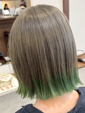 ルイ(ROUIS produced by LUCK 津田沼) ROUIS 津田沼 裾カラー×グリーン