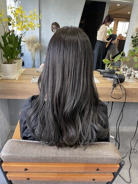 ティティ(TiTi) ブリーチなしアッシュグレージュ[TiTi_栗林れい]