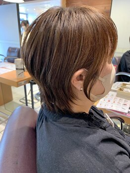 ディア アアルト 本厚木駅前店の写真/小顔見せ効果と抜け感を両立。大人女性のための似合わせたデザイン。