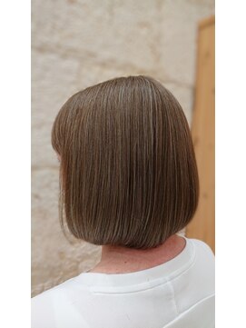 ティンク 横須賀中央(Tink) グレイヘアカバーハイライト