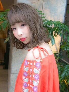 ルティア 池袋(Lutia) ゆるふわウェーブボブ セピアグレージュ