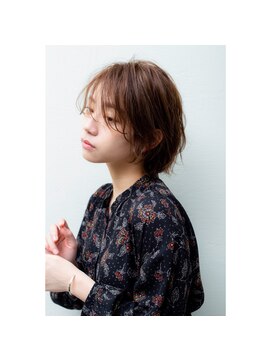 ピリナ(Pilina) ミディアムレイヤーニュアンスウェーブ