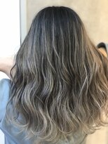 レヴィーヘアー(Revie hair) バレイヤージュ×ホワイトグレー