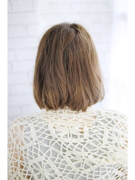 オティアプラスエヌ(OTTIA+n) 20代30代40代 大人クールなかきあげロブ【松山】