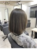 キャラメルベージュ