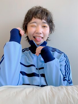 エマエコル(Emma ecole) Emma ecole くるくる個性派パーマ×可愛さオン眉カット by久保