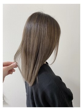 シロ(SHIRO) 【SHIRO】ミディアムスタイル☆