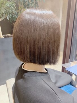 グラム バイ レイエレガンス(glam by REIELEGANCE) パツっと ミニボブ