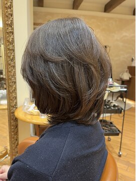 ビュートリアム265(BEAUTRIUM 265) くびれレイヤーカット ミディアムボブ ひし形ボブ 丸みボブ 銀座