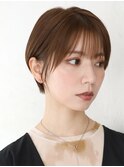 ショートボブ　ショコラブラウン　耳かけボブ