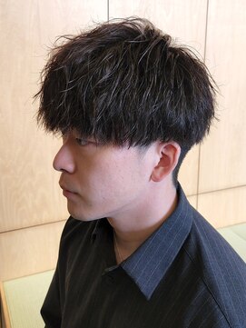 ニアウ 伊勢崎連取店(Niau) 刈り上げマッシュツイストスパイラルパーマメンズ