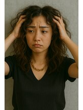 Q：うねりや広がり、ツヤ不足が気になる…。髪質改善と縮毛矯正、どちらがいいの？