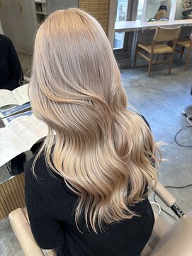 サンク 原宿 表参道(cinq) ヘーゼルグレージュミディアムレイヤー顔まわりチョコブラウン