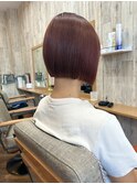 ボブにカシスピンクで大人可愛いスタイル